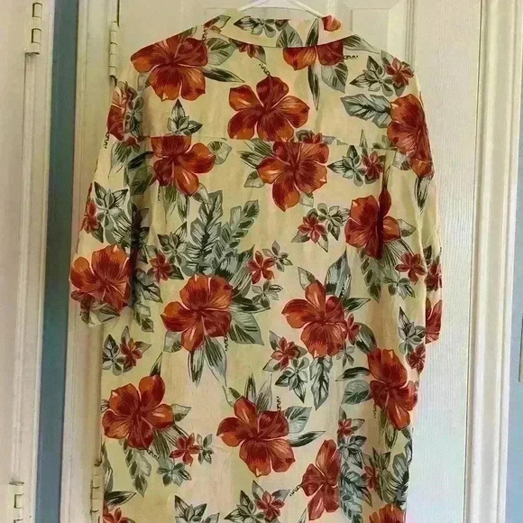 Jos. A. Bank 100% Silk Hawaiian Shirt Large - Picture 3 of 3